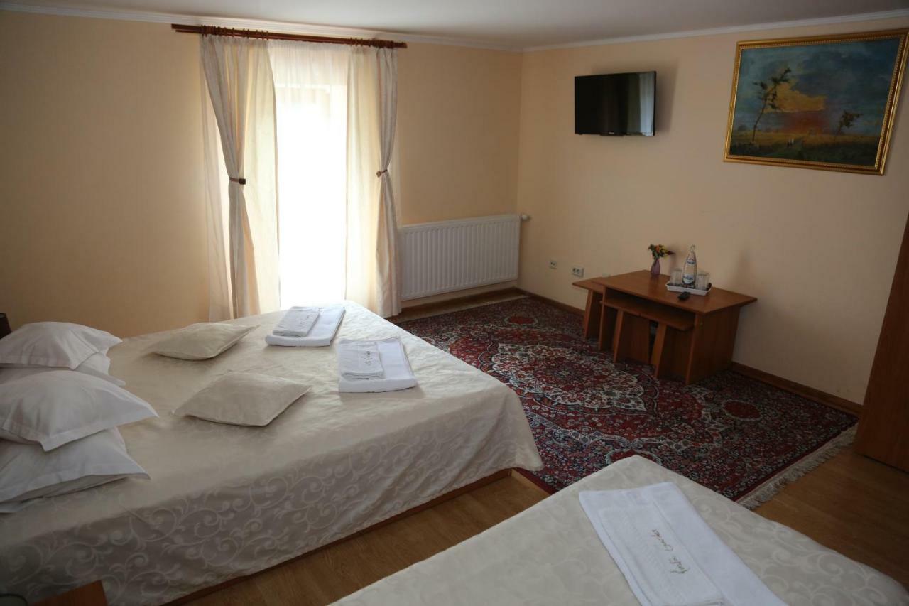 New Aosta Garden Hotel Sinaia Ngoại thất bức ảnh